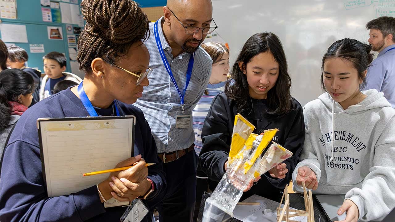 Lockheed_rocket_experiment_at_NIS_2