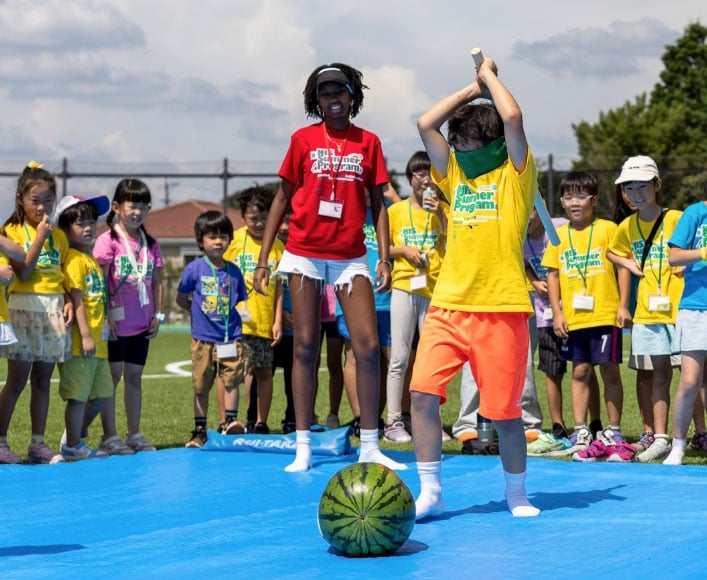 Traditional Japanese Summer Game: スイカ割り(Watermelon splitting)