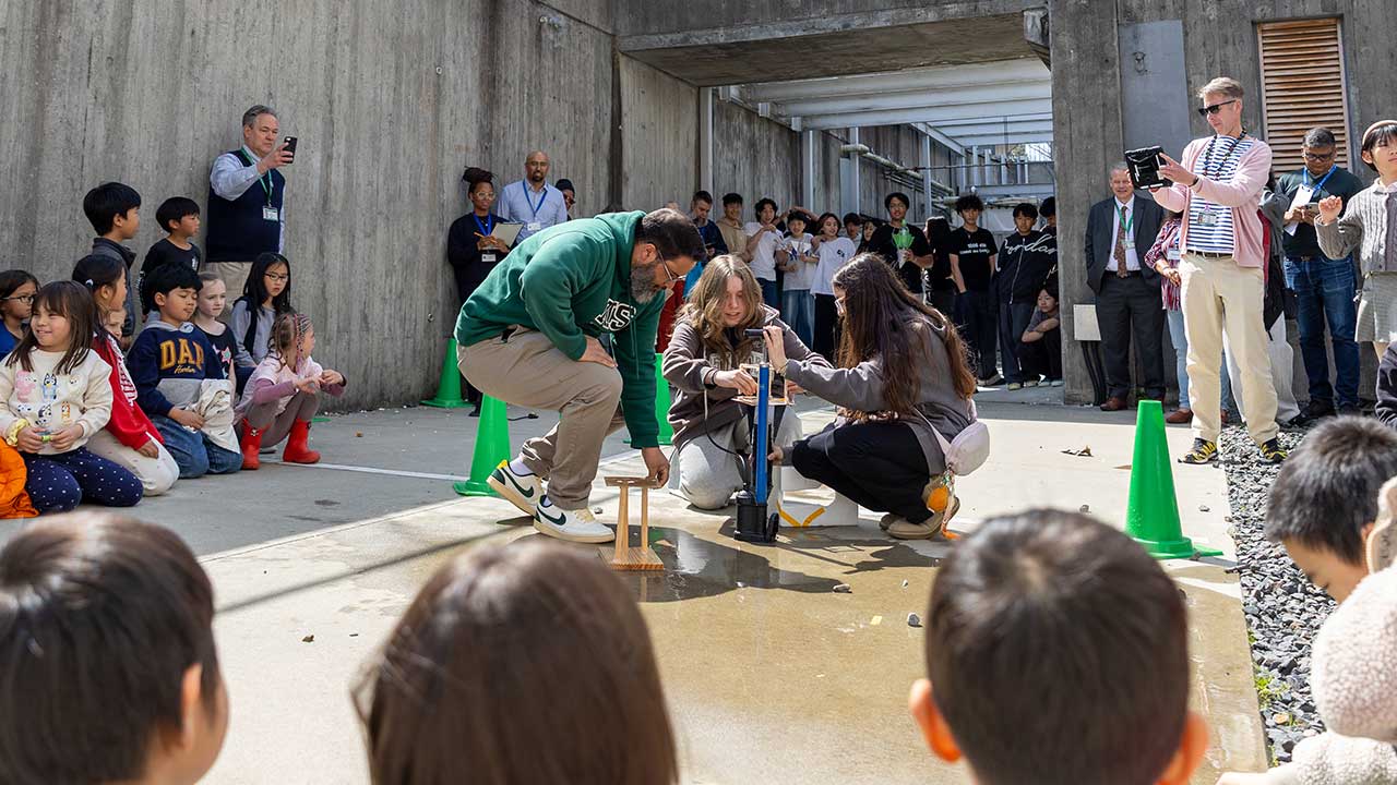 Lockheed_rocket_experiment_at_NIS_5